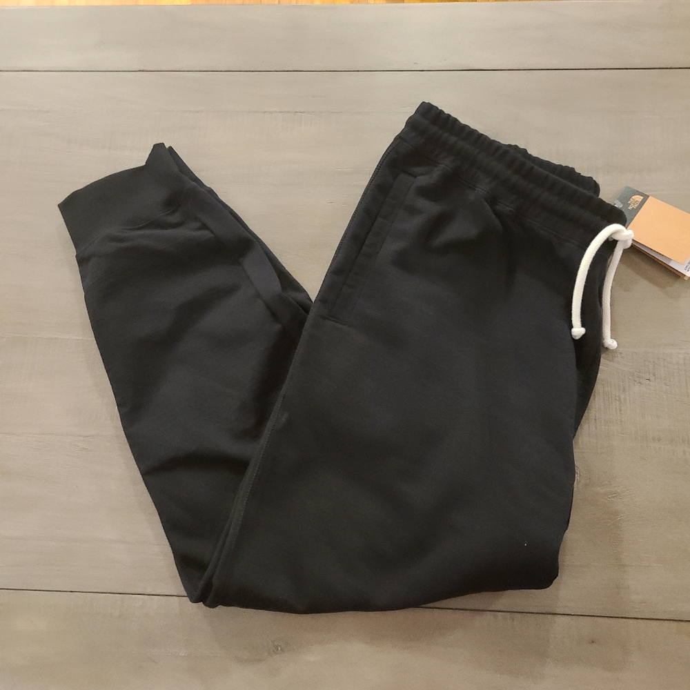 The North Face Men's Heritage Patch Black Jogger Sweatpants - XXL - Picture 3 of 8